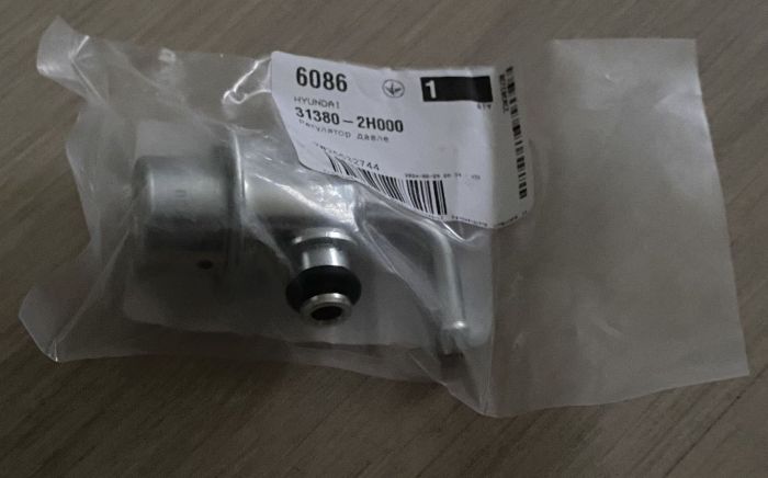 Регулятор тиску паливопроводу - HYUNDAI/KIA - 31380-2H000